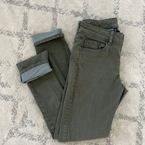 H&M DIVIDED green skinny jeans